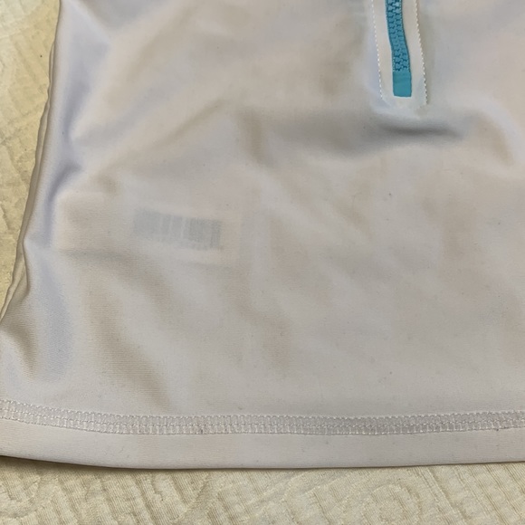 18-24m (4/$20) Joe Fresh Rashguard Top - Picture 10 of 15